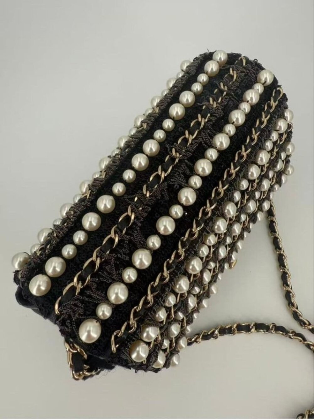 Chanel Pearl Mini Quilted - Picture 3 of 12